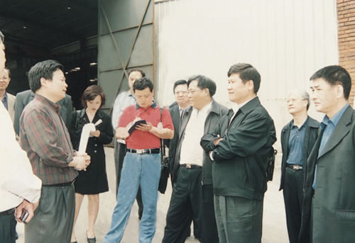 時(shí)任武漢市市長，湖北省常務(wù)副省長李憲生到公司指導(dǎo)工作